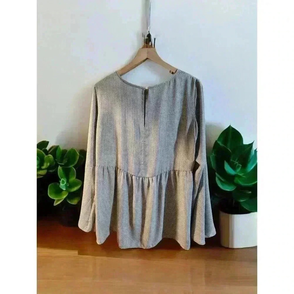 Loft Top Size Small Gray Black White Long Bell Sleeve Lightweight Blouse - Picture 3 of 4